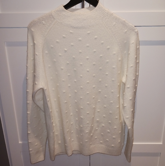 New Cozy White Ball Knit Sweater - Picture 1 of 6